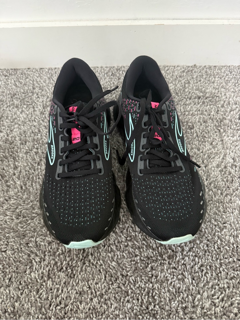 NIB-Brooks Glycerin Women's Black Running Sneakers with Mint and Pink Highlights